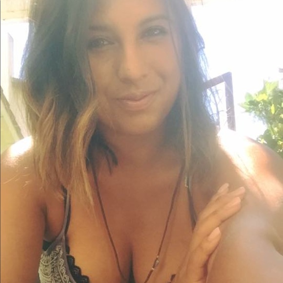 Meet your Posher, Christy - Picture 4 of 8